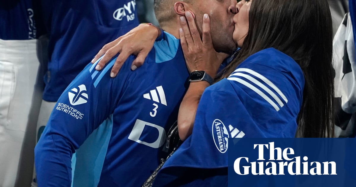 Santi Cazorla and Real Oviedo pull off the most romantic of returns to La Liga