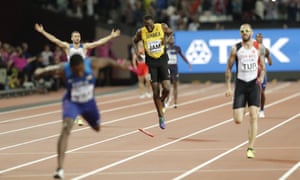 Usain Bolt pulls up injured.