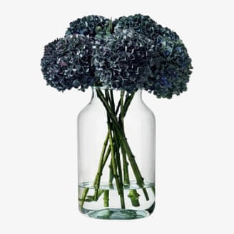 Flowerbx arrangement in a vase.