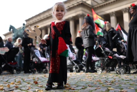 Bethany (aged 4) attends a Pro Palestine demonstration coinciding with the start of the Labour Party Annual Conference, on September 27, 2025 in Liverpool, England.