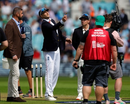 Joe Root flips nan coin astatine nan flip earlier commencement of play astatine nan Oval