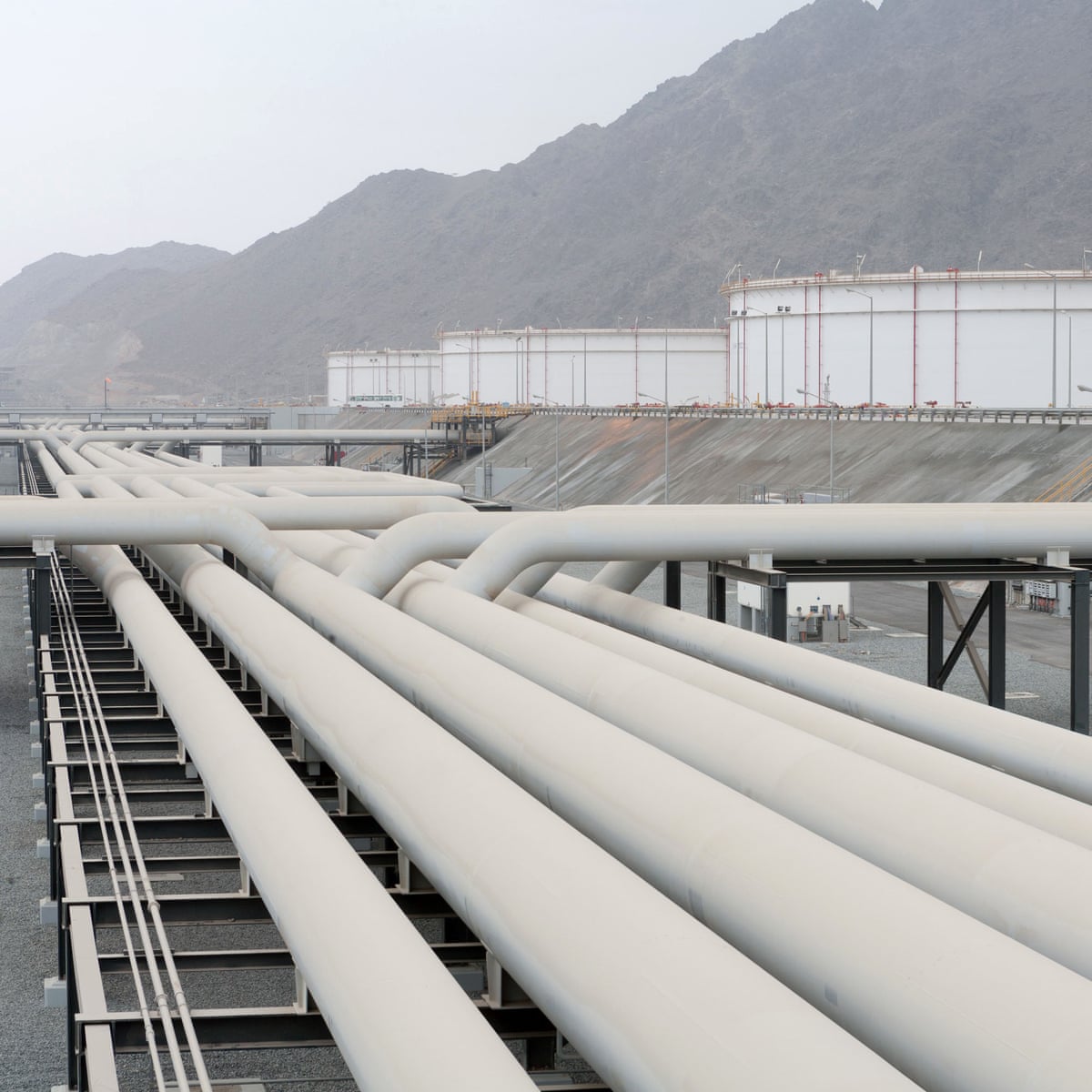 UAE to complete second oil pipeline bypassing strait of Hormuz by 2027