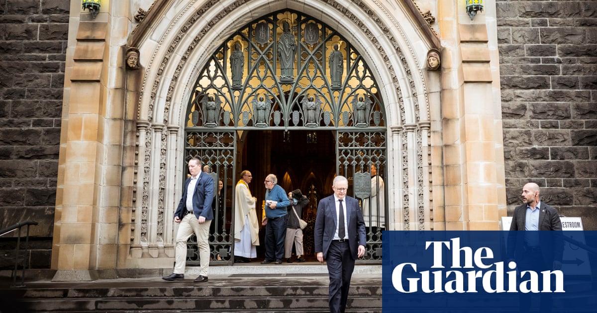 Australia's Election Campaign Pauses Amid Pope Francis Mourning