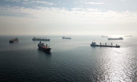What occurred within the Russia-Ukraine struggle this week? Meet up with the must-read information and evaluation | Ukraine 2 Cargo ships loaded with grain lie at anchor in the southern entrance to the Bosphorus in Istanbul.