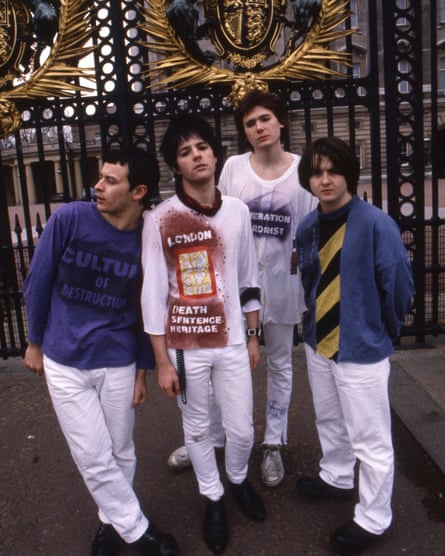 Jagged blows … the Manic Street Preachers outside Buckingham Palace in 1991.