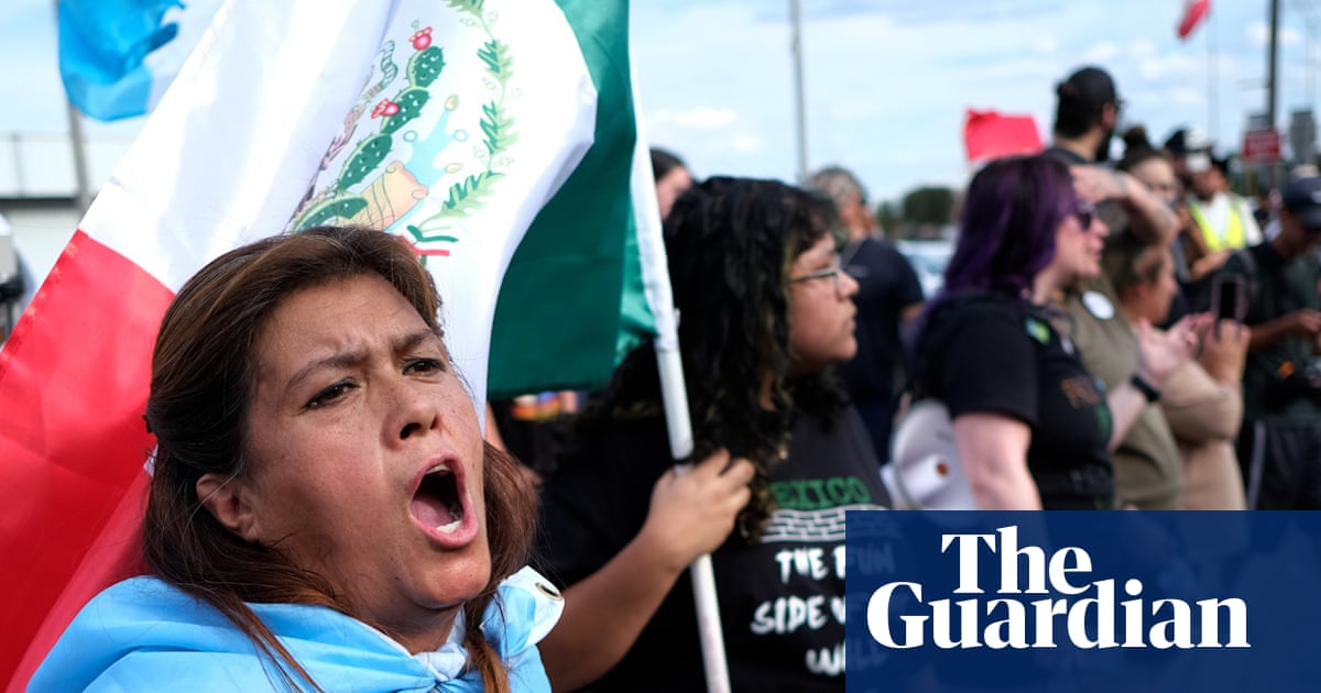 Protesters gather in Austin after ICE agent shoots and wounds man – video