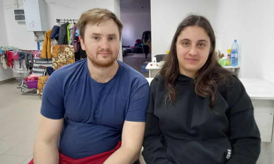 Escape from Mariupol: the man who swam to safety from Russian terror | Ukraine 3 Vika Dubovitskaya and her husband, Dmitry