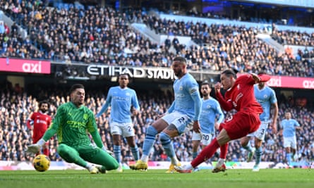 Darwin Núñez shoots but misses during Liverpool’s 1-1 draw at Manchester City in November.