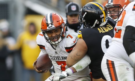 DeShone Kizer struggles to escape Pittsburgh’s defense.