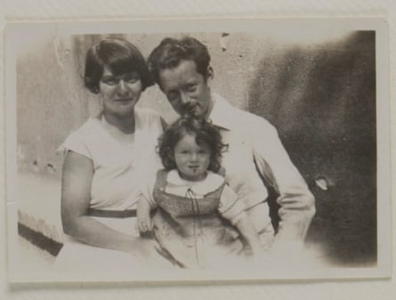 Ann Kirk und ihre Eltern