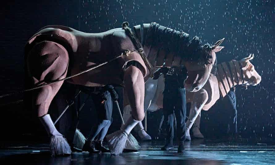 Boxer (puppeteers Elisa De Grey, Matt Tait and Rayo Patel) and Clover (puppeteers Yana Penrose and Edie Edmundson).