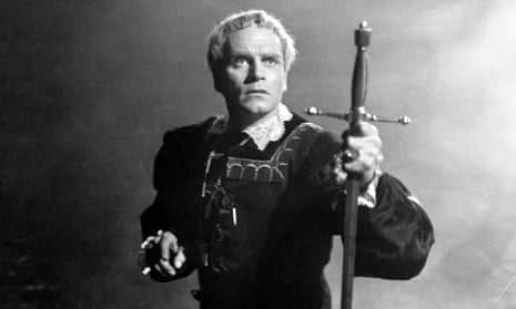 Laurence Olivier as Hamlet in his 1948 film. 