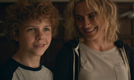 Colin O’Brien as Edward and Taylor Schilling as Lacey in Dear Edward.