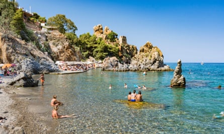 Cala Kalura … a 30-minute walk out of town.