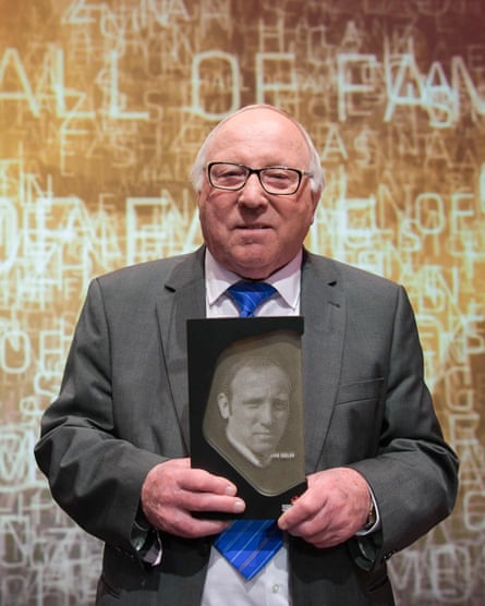 Uwe Seeler with his Hall of Fame trophy at the German Football Museum in Dortmund, 2019.