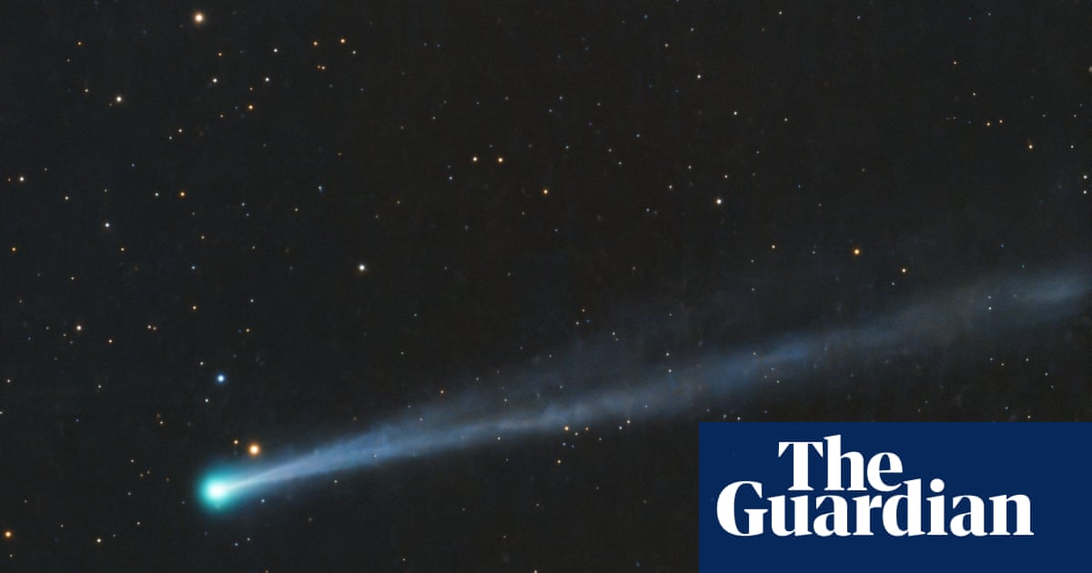 Rare Comet Sighting: Is This What They Hidin' From Us?