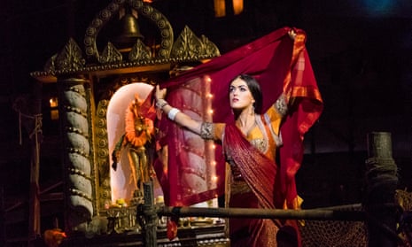 Claudia Boyle as Leila in The Pearl Fishers.
