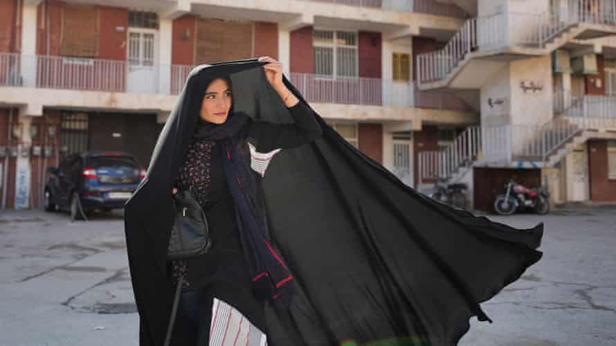 A still from Hero (Ghahreman) by Asghar Farhadi.