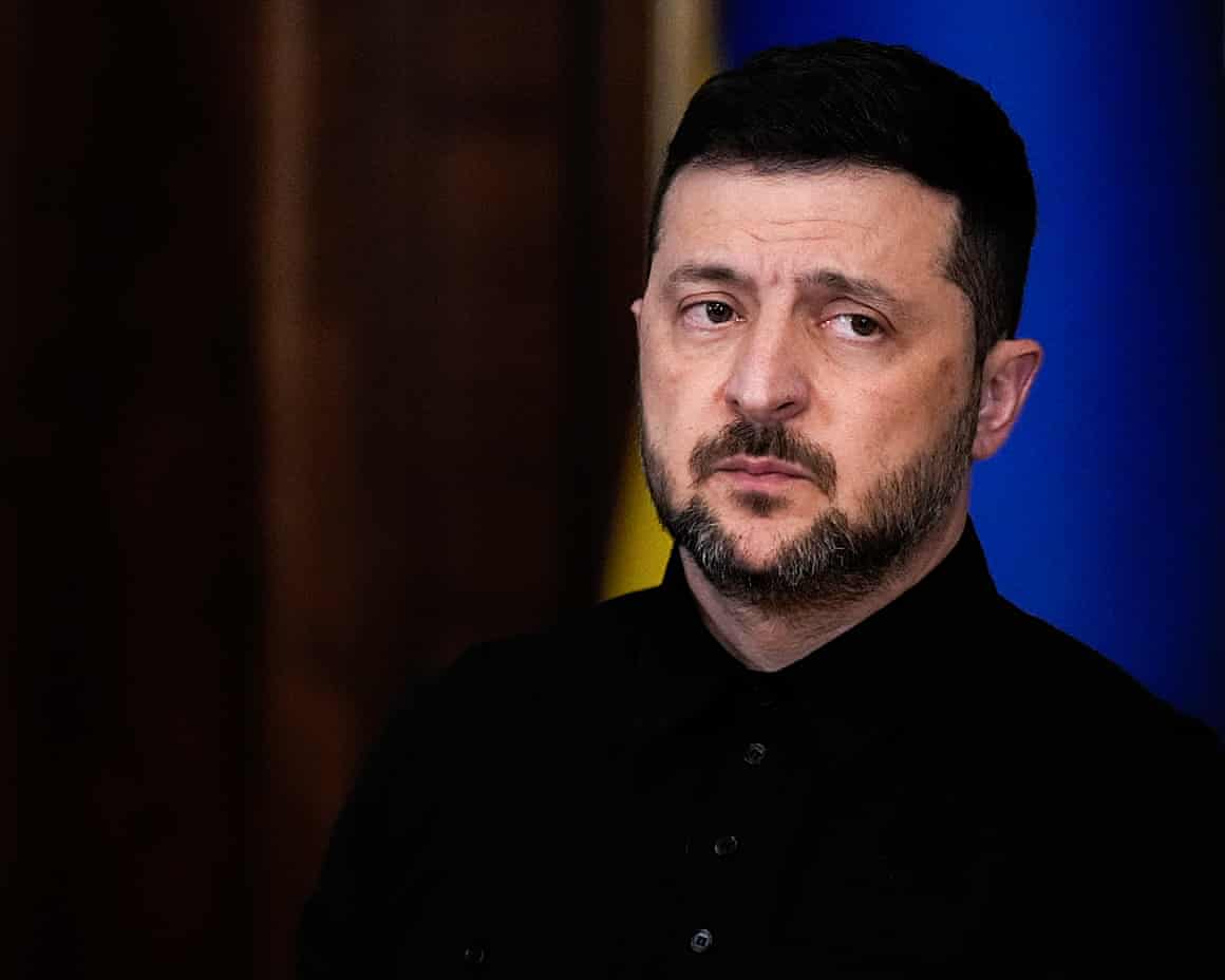 Russia Ukraine War EUUkraine’s President Volodymyr Zelenskyy listens as High Representative of the European Union for Foreign Affairs and Security Policy Kaja Kallas speaks during a news conference, Monday, Oct. 13, 2025, in Kyiv, Ukraine. (AP Photo/Julia Demaree Nikhinson)