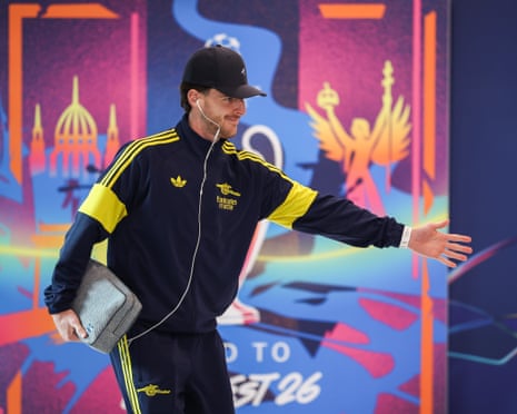 Declan Rice arrives prior to the Champions League quarter-final first leg match between Sporting and Arsenal