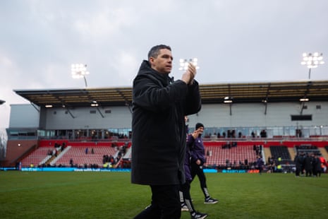 Marc Skinner clapping