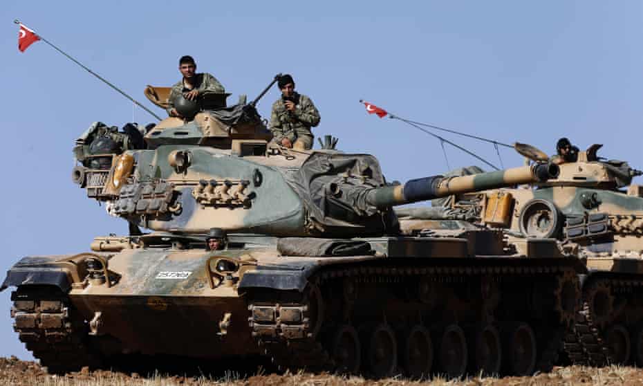 Turkish tanks on the Turkey/Syria border