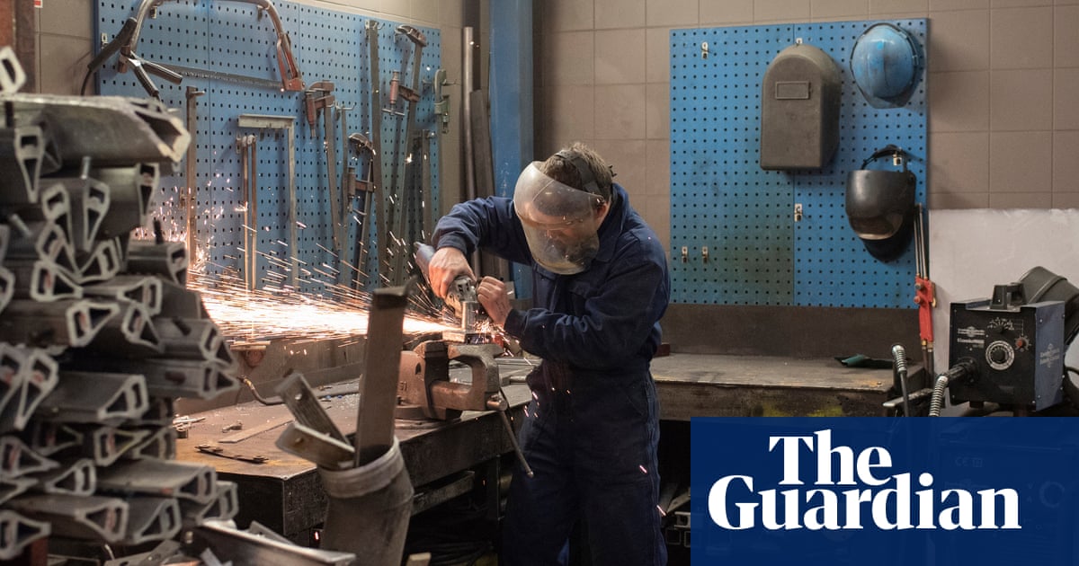 Snow therapy: ski tourism at the crossroads - in pictures