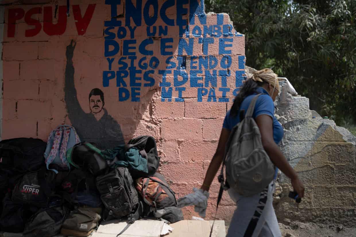 A mural of former president Nicolás Maduro with text reading: ‘I’m innocent, I’m a decent man and I’m still the president of my country’