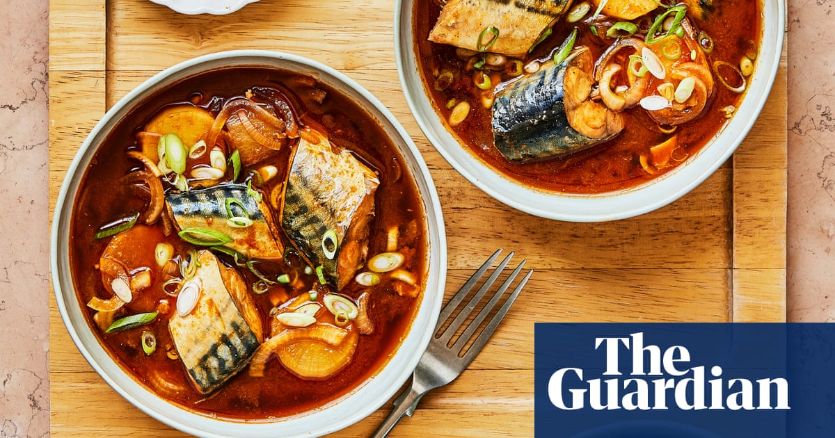 Korean-style boiled fish stew with an asparagus salad recipes