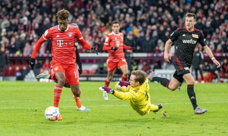 Kingsley Coman goes round Frederik Rønnow to score Bayern’s second goal.