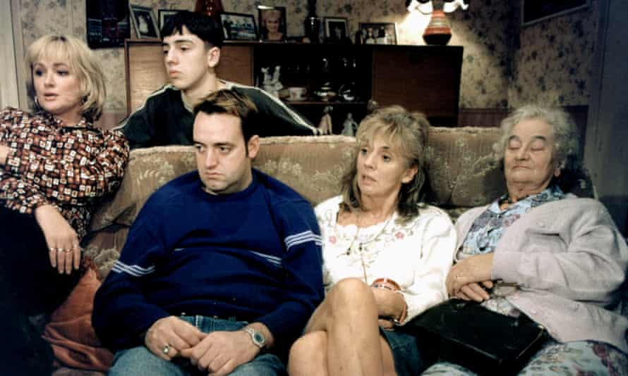 Caroline Aherne, Ralf Little, Craig Cash, Sue Johnston and Liz Smith in The Royle Family.