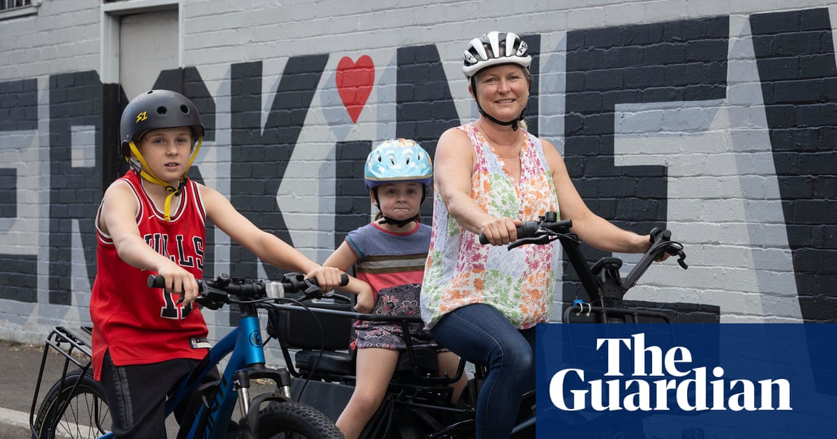 Cars make way for bikes as Sydney commuters saddle up to circumvent ‘crazy’ fuel costs