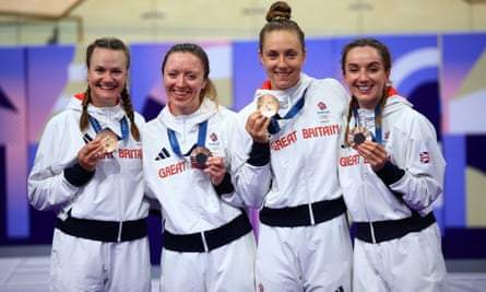 Great Britain’s women’s pursuiters show off their bronze medals