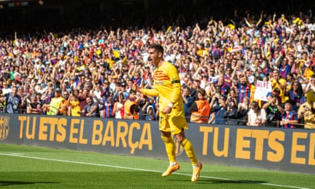 Ferran Torres gives Barcelona edge over Atlético Madrid as title draws closer