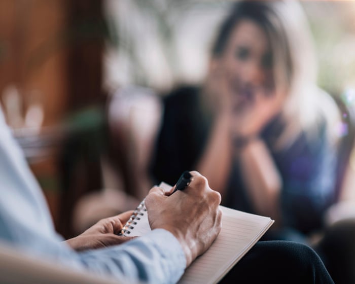 Julie was smart and competent, yet her less qualified colleagues surpassed her. Imposter syndrome held her back | The modern mind