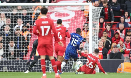 Nicolas Jackson to briefly draw Chelsea level.