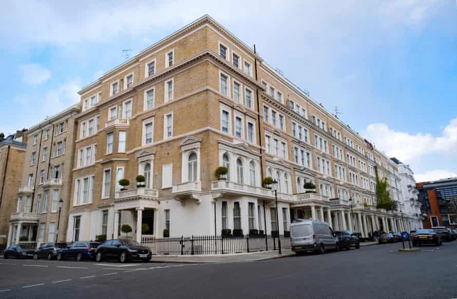 Queen's Gate Place SW7