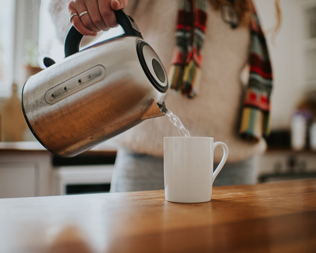How Long to Microwave a Cup of Water for Tea: Perfect Timing Tips