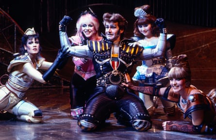 Nancy Wood (Buffy), Stephanie Lawrence (Pearl), Jeff Shankley (Greaseball), Frances Ruffelle (Dinah) and Chrissy Wickham (Ashley), the original 1984 production of Starlight Express at the Apollo Victoria theatre, London.