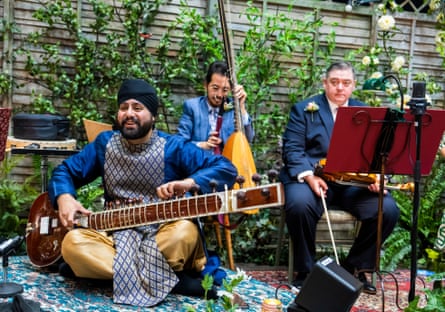 Jasdeep Singh Degun (sitar), Sergio Bucheli (theorbo) and Andrew Long (violin)