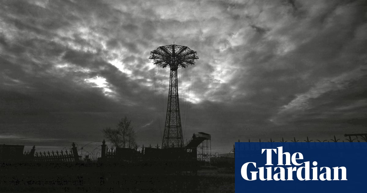 Stephen Salmieri's Coney Island in black and white in pictures