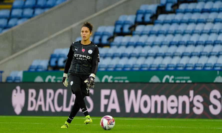 Karima Taieb, la gardienne de troisième choix de Manchester City, est à l'origine du premier but de Chelsea.