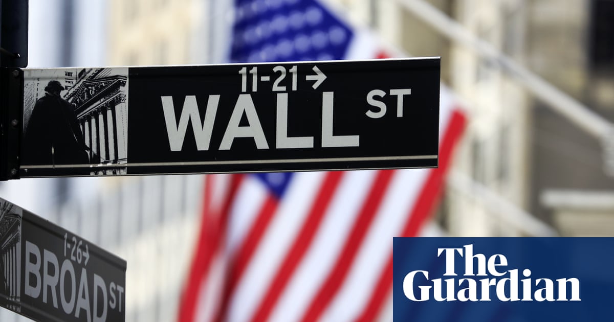 Trump's $100,000 H-1B visa fee could hurt US growth, economists warn | US economy | The Guardian