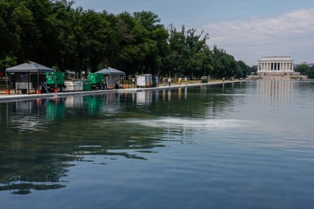 Reflecting pool and Lincoln Memorial