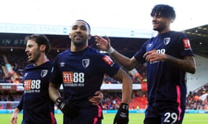 Lundstram ataca tarde para darle la victoria al Sheffield United sobre Bournemouth | Fútbol americano 2 Callum Wilson (centro) después de abrir el marcador.