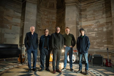 A publicity shot of Raymond McGinley, Norman Blake, Francis Macdonald, Dave McGowan, and Euros Childs.
