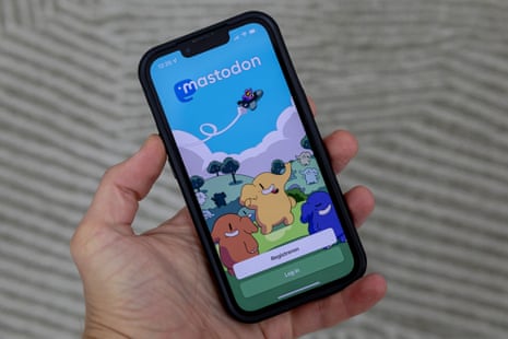mastodon on an iphone