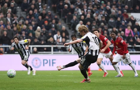 Anthony Gordon slots it straight down the middle.