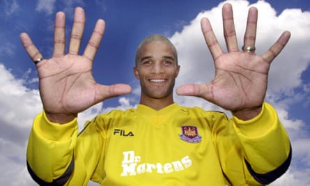 David James poses for pictures after joining West Ham in 2001.