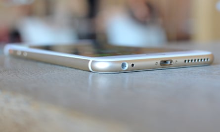 iPhone 6S Plus review corner